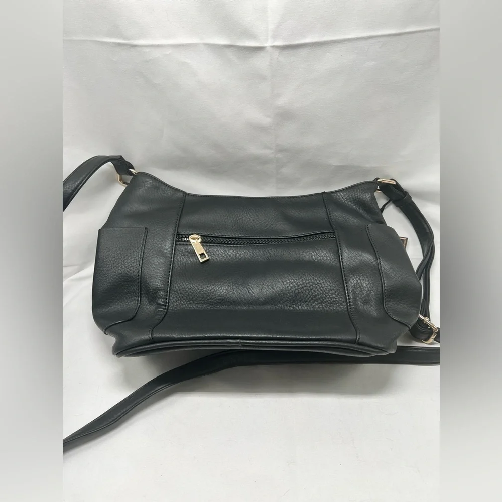 *DELUXITY LOS ANGELES* VEGAN LEATHER SOFT BLACK PURSE NWT (BP1)